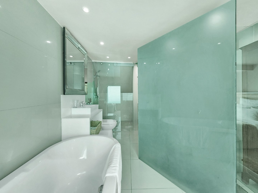 To Let 4 Bedroom Property for Rent in Clifton Western Cape